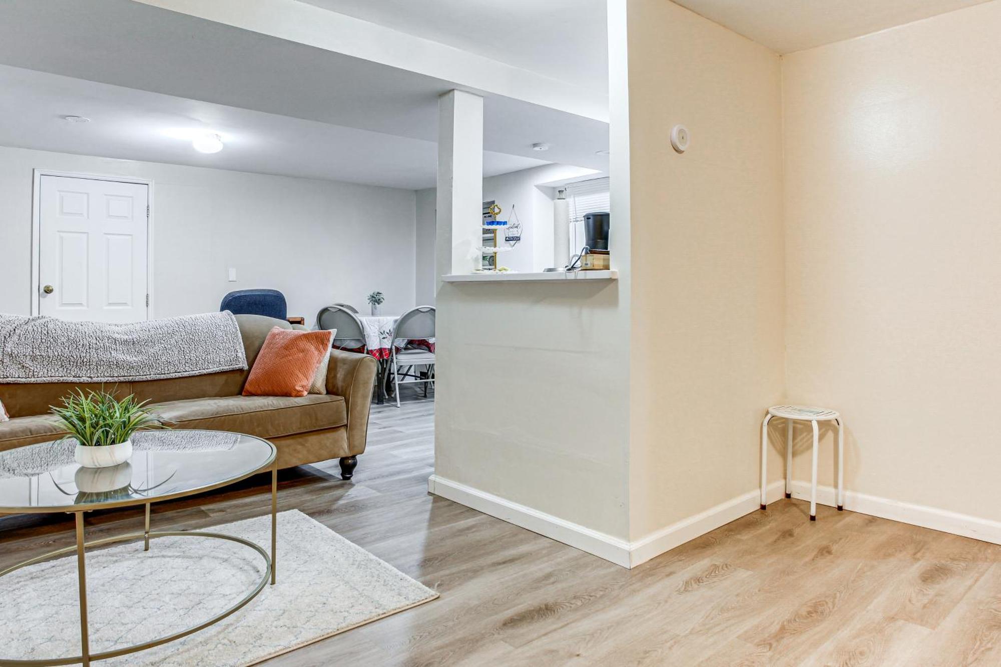 Pet-Friendly Elmont Apartment 17 Mi To Nyc! Eksteriør billede